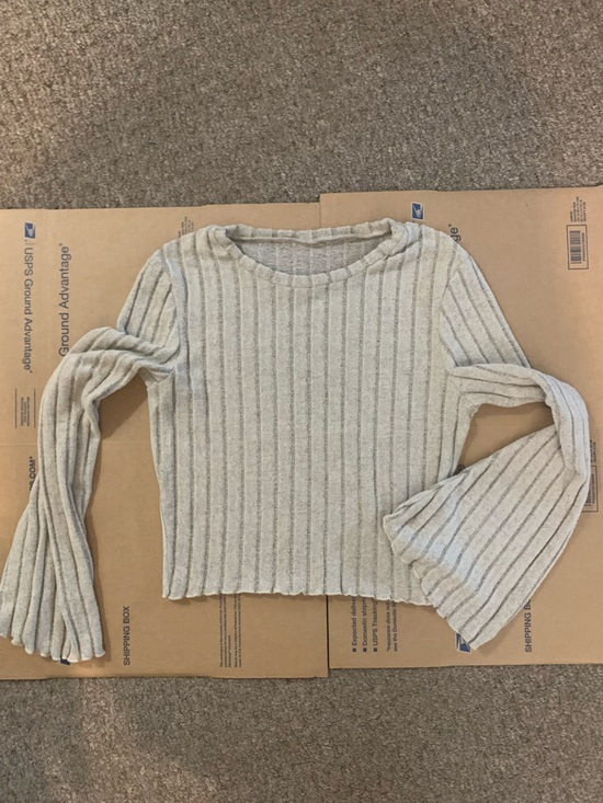 SHEIN Tops - SHEIN Taupe Ribbed Cropped Knit Top with Wide Sleeves